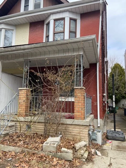 74 Frizzell Avenue, Toronto E01, On M4j 1e3