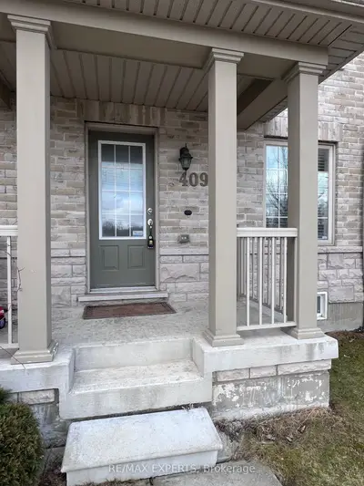 Att/Row/Townhouse in Ajax