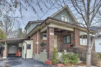 Detached in Oshawa
