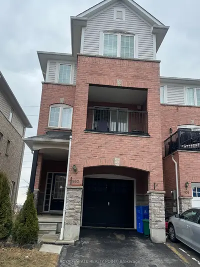 Att/Row/Townhouse in Ajax