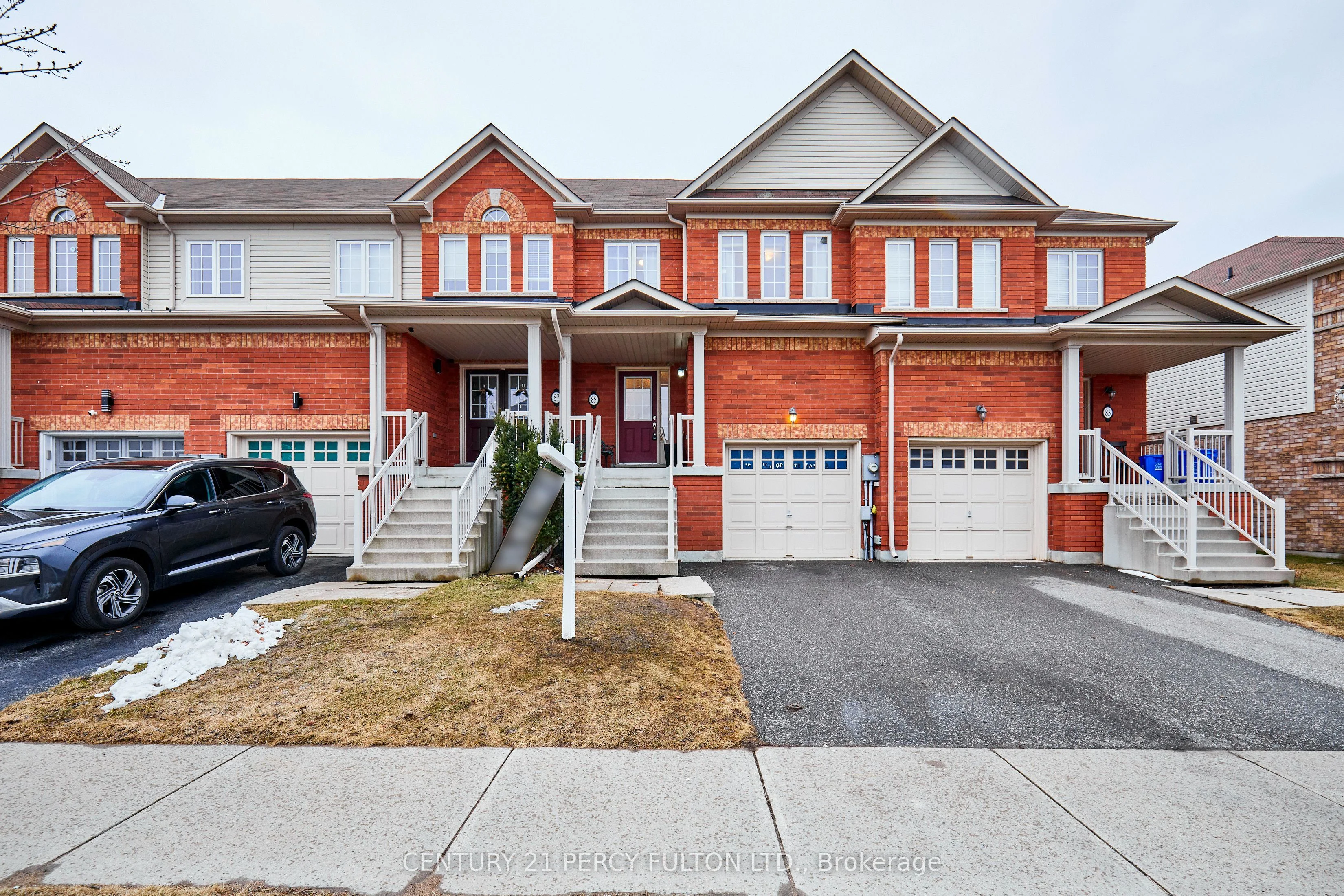 Att/Row/Townhouse in Clarington