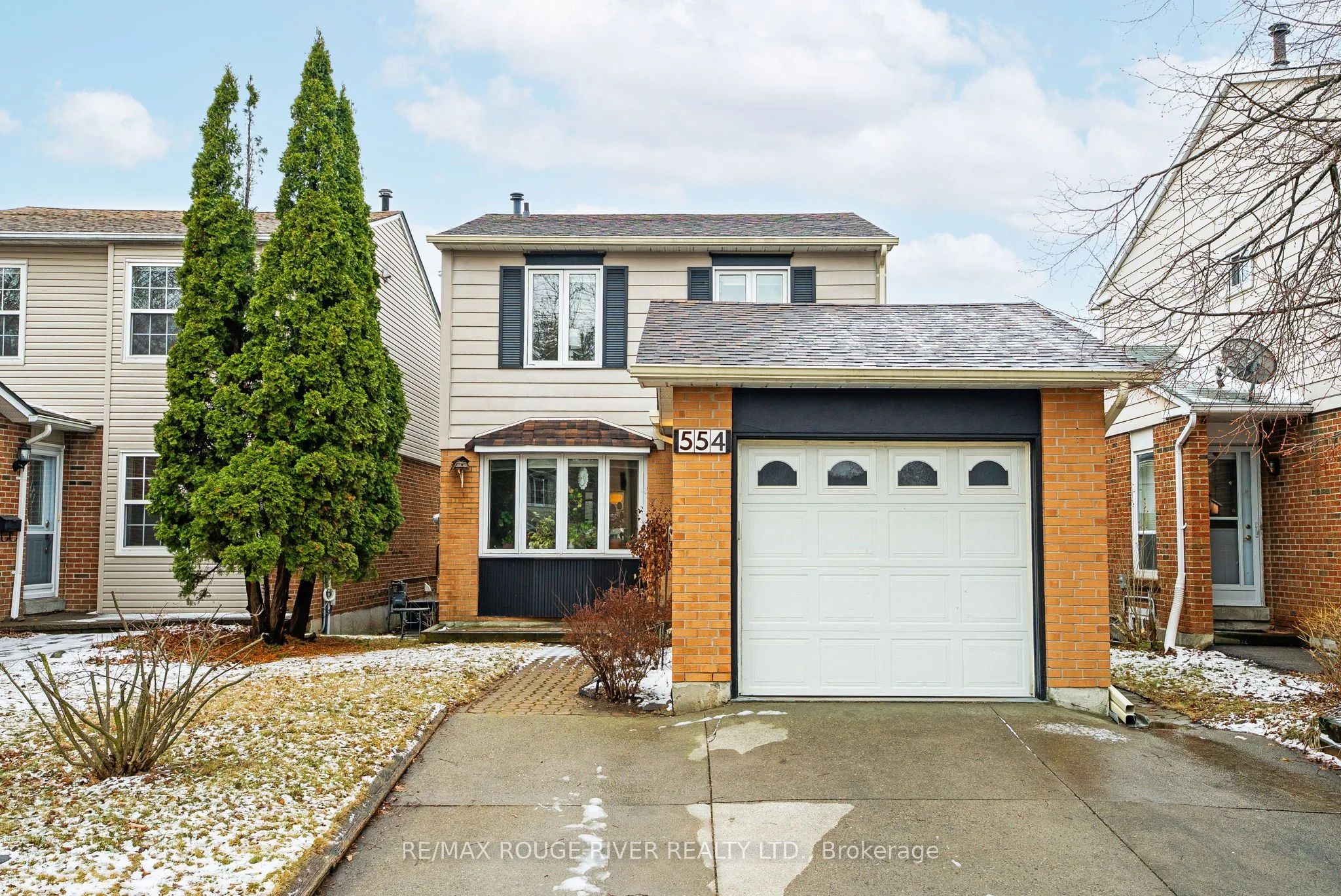 Detached in Whitby
