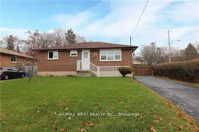 Detached in Oshawa