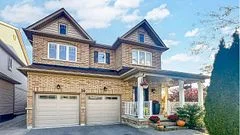 Detached in Whitby