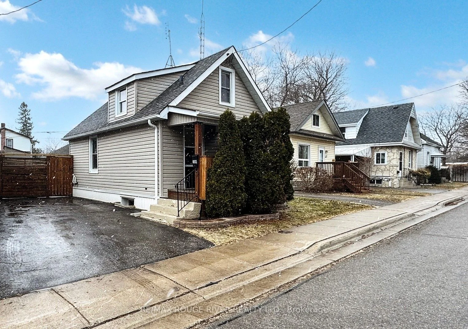 Detached in Oshawa
