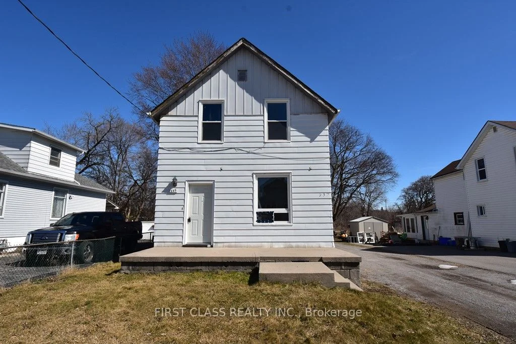 Duplex in Oshawa