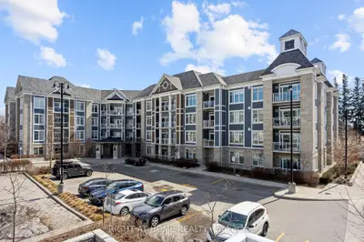 Condo Apartment in Whitby