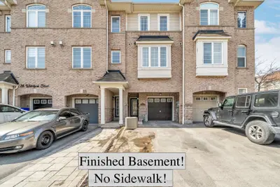 Att/Row/Townhouse in Ajax