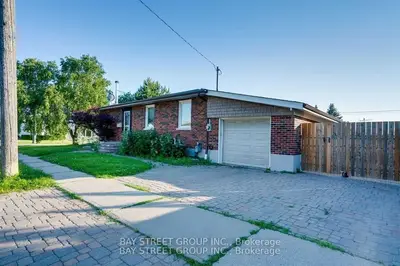 230 Elizabeth Street Main, Oshawa, On L1j 5s4