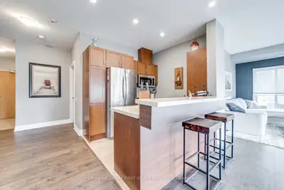 Condo Apartment in Oshawa