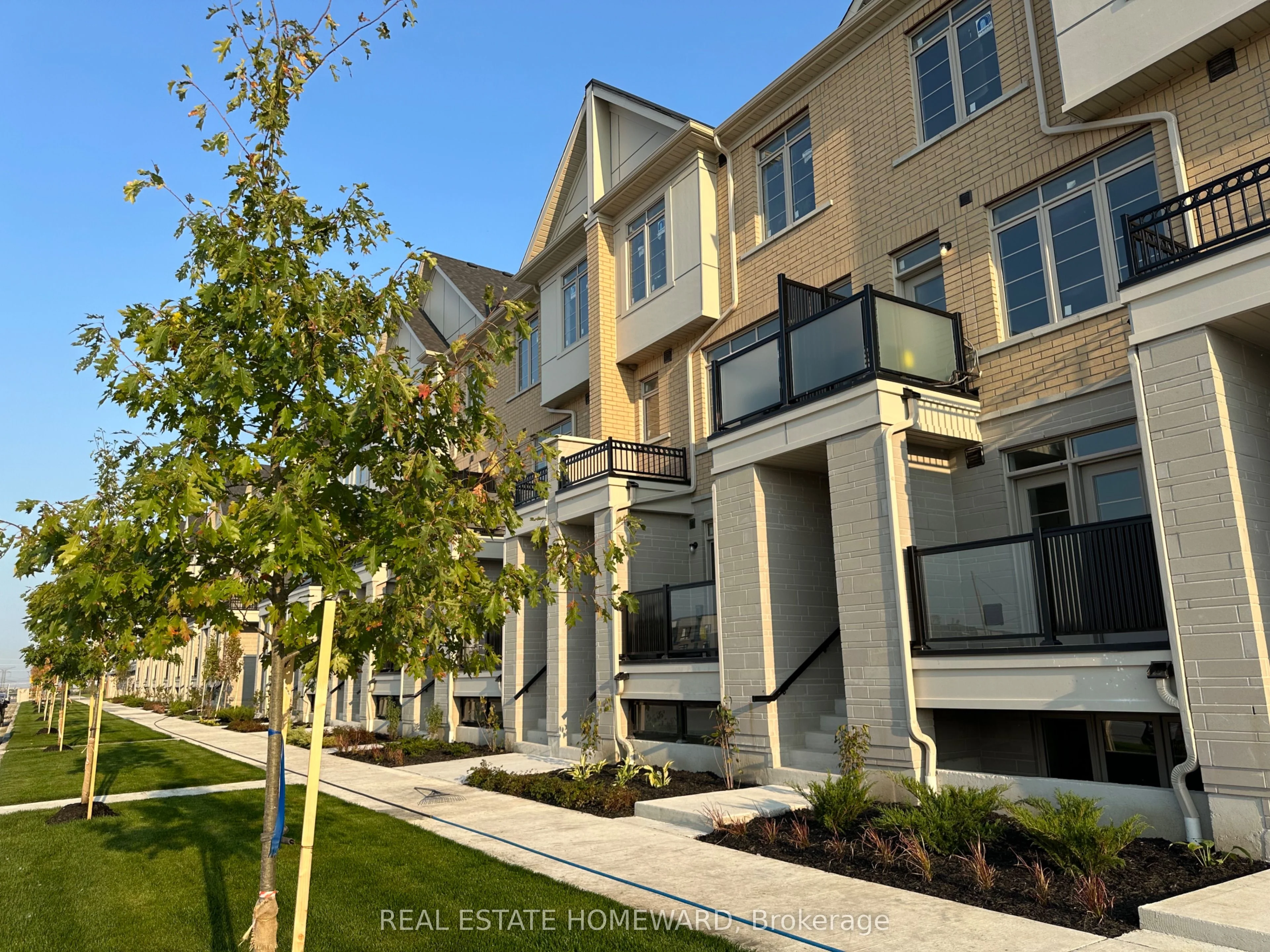 Condo Townhouse in Pickering