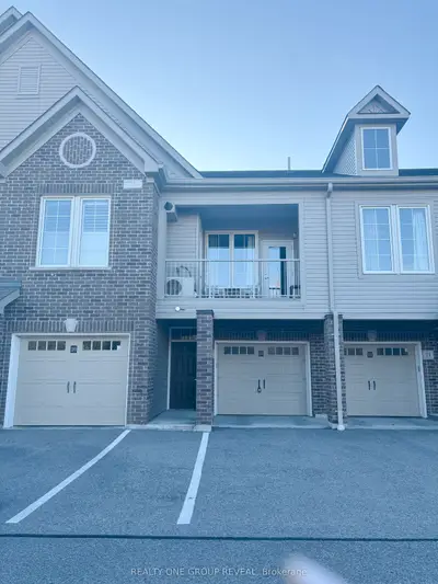 Condo Townhouse in Clarington