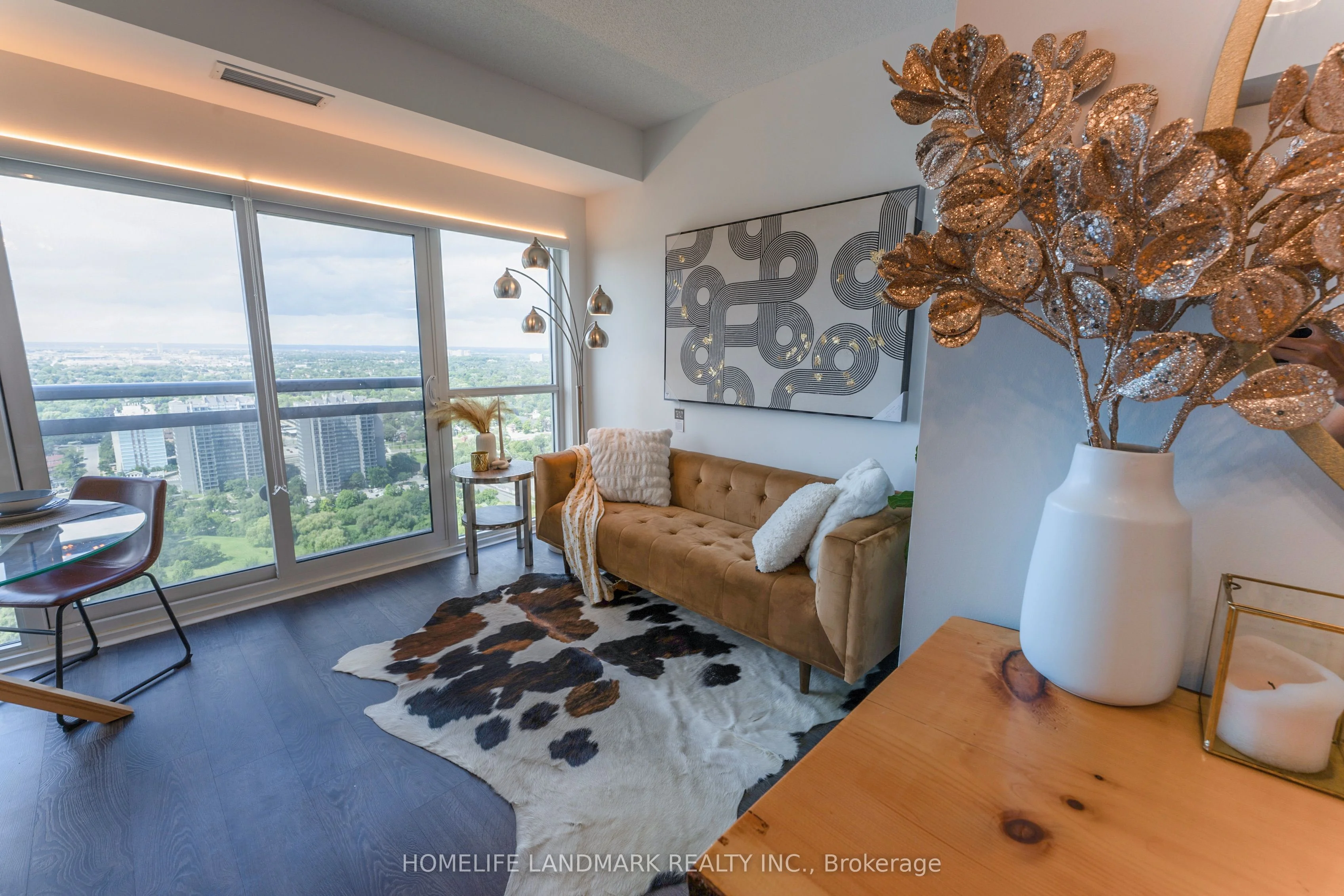 275 Village Green Square 3421, Toronto E07, ON M1S 0L8
