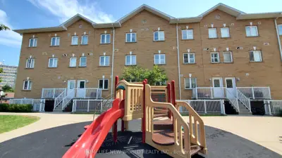 Condo Townhouse in Toronto