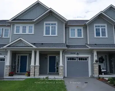 Att/Row/Townhouse in Oshawa