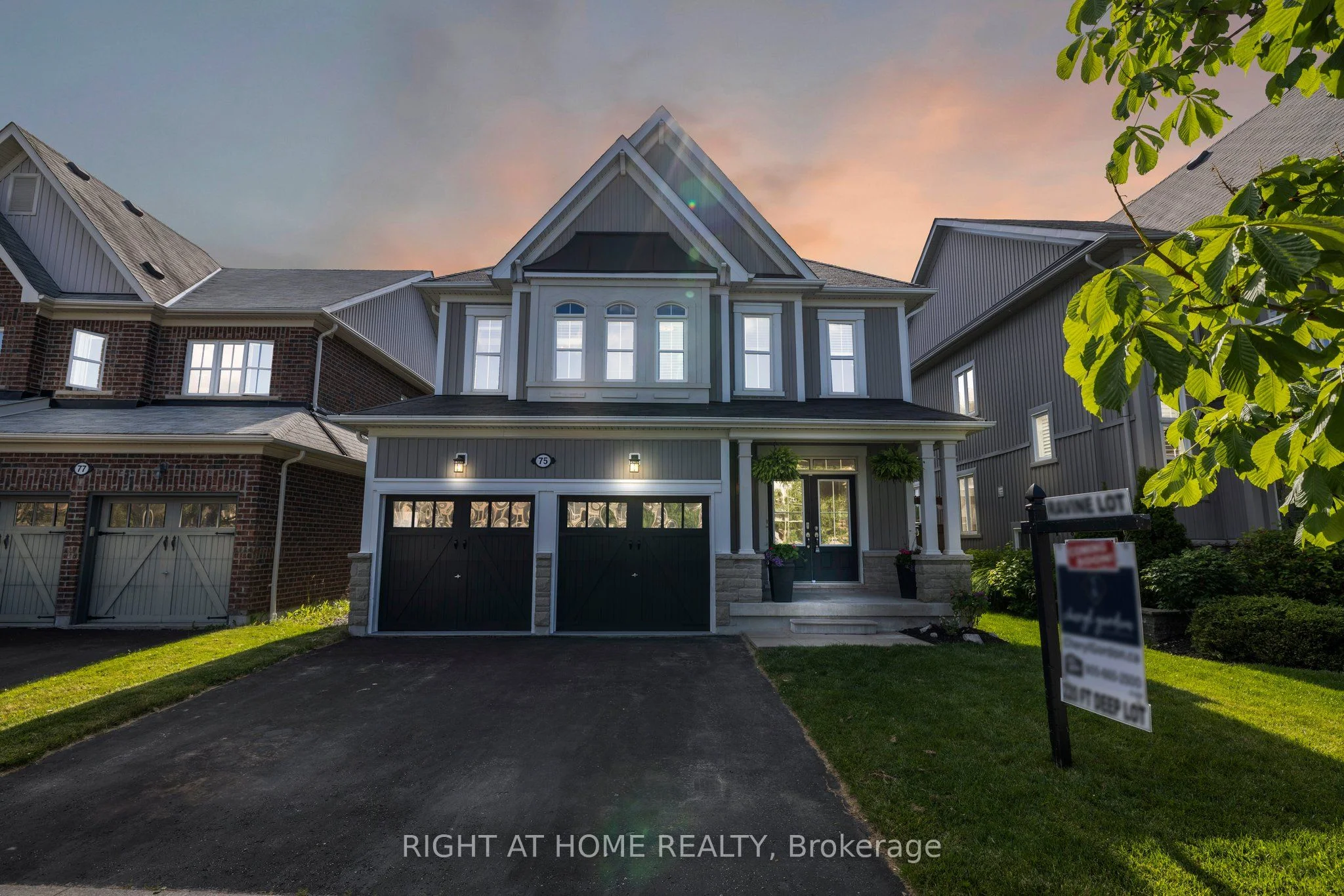 Detached in Whitby