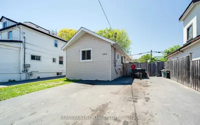 Detached in Oshawa