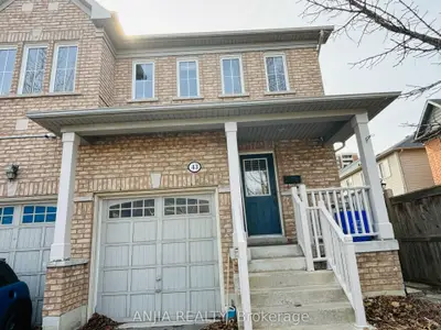 Semi-Detached in Ajax