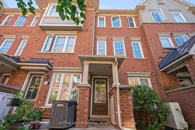 20 Mendelssohn Street 12, Toronto E04, On M1l 0g6