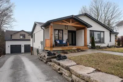Detached in Scugog