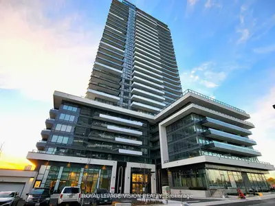 Condo Apartment in Pickering