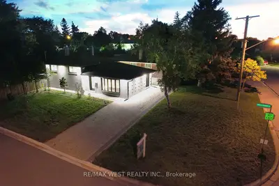 Detached in Toronto