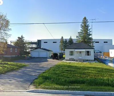 Detached in Oshawa