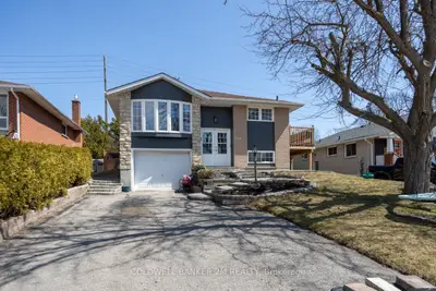 Detached in Oshawa