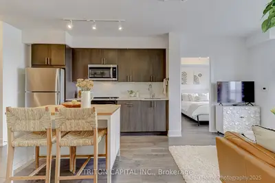 Condo Apartment in Oshawa