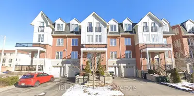 Att/Row/Townhouse in Toronto