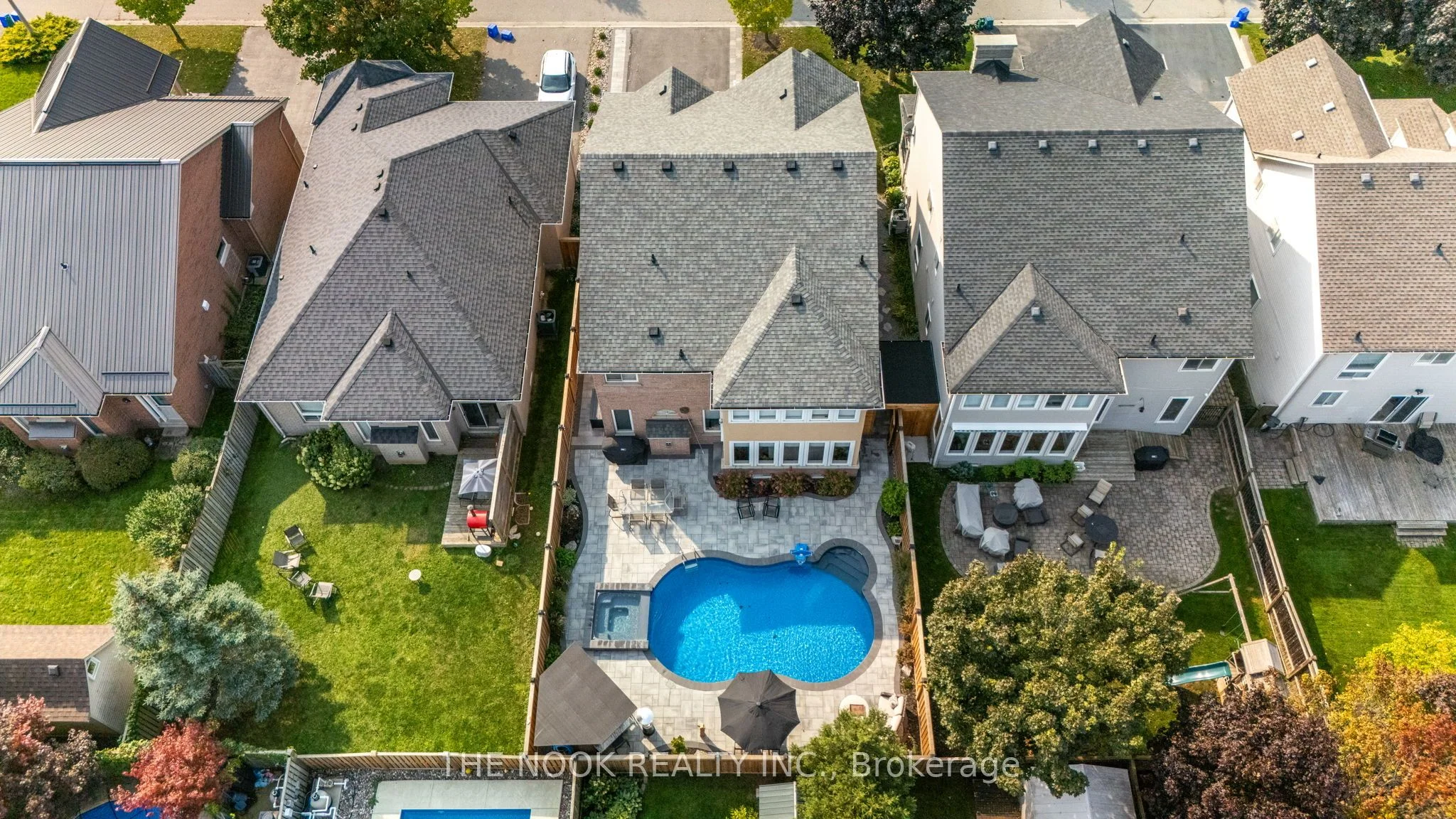 Detached in Whitby