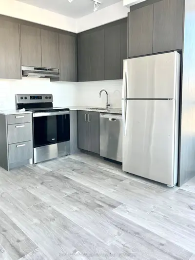 1010 Dundas Street E 305, Whitby, On L1n 0l6