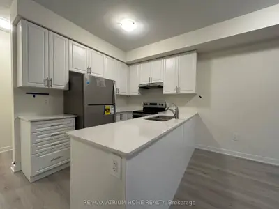 Condo Townhouse in Pickering