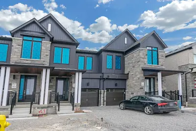 Att/Row/Townhouse in Pickering