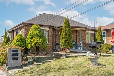 Triplex in Oshawa