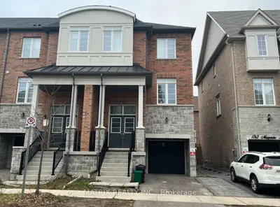 Att/Row/Townhouse in Pickering