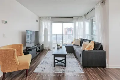 Condo Apartment in Pickering