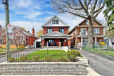 Duplex in Toronto