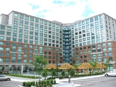 Leasehold Condo in Toronto