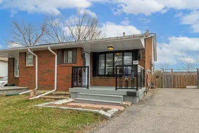 Semi-Detached in Oshawa