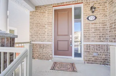Detached in Scugog