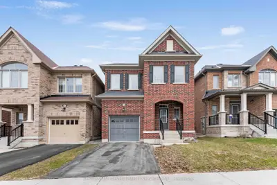 Detached in Oshawa