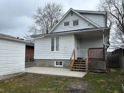 303 Muriel Avenue 2, Oshawa, On L1j 2w8