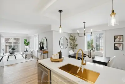 Condo Apartment in Clarington
