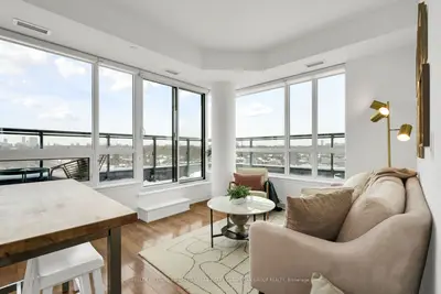 630 Greenwood Avenue 613, Toronto E01, On M4j 0a8