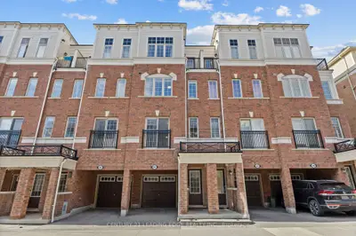 Condo Townhouse in Oshawa