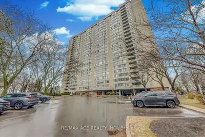 Condo Apartment in Toronto