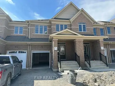 Att/Row/Townhouse in Oshawa
