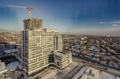 Condo Apartment in Pickering