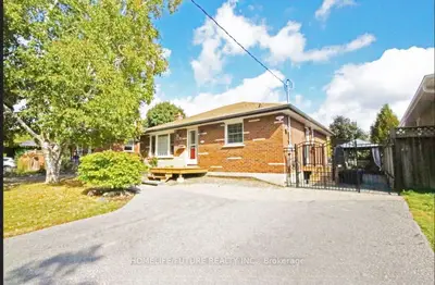 Detached in Oshawa